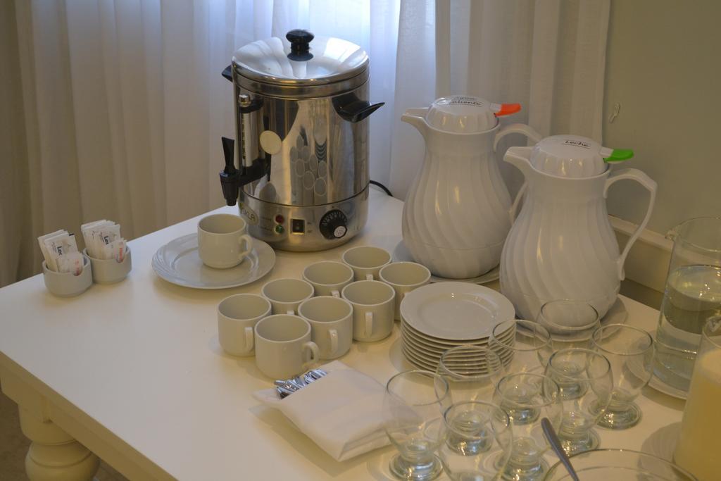 Real Hotel Lujan Ngoại thất bức ảnh