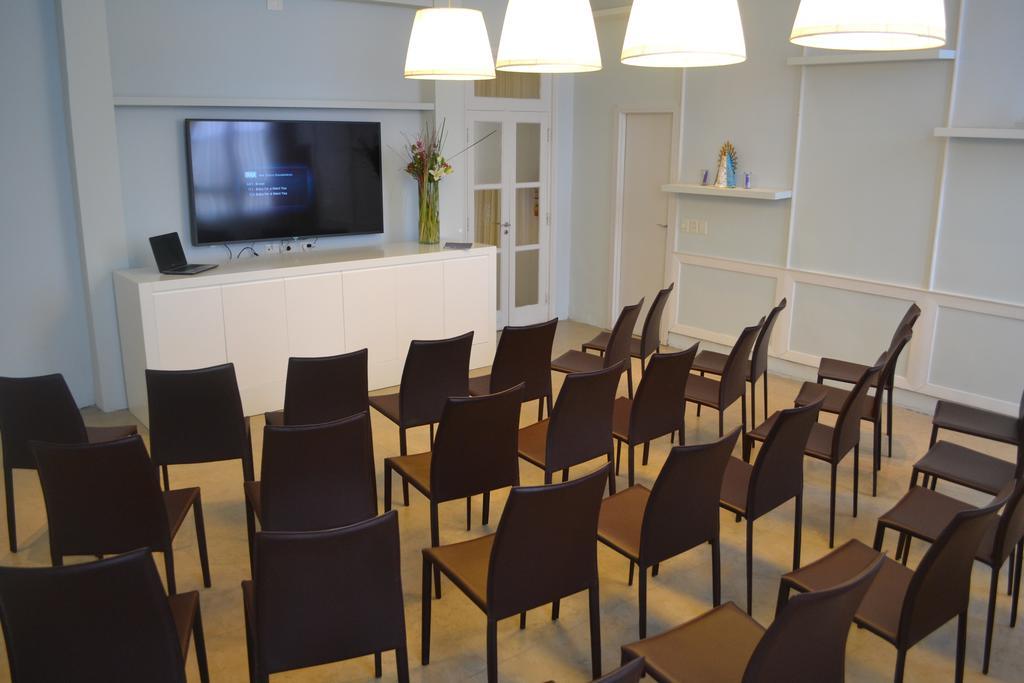 Real Hotel Lujan Ngoại thất bức ảnh