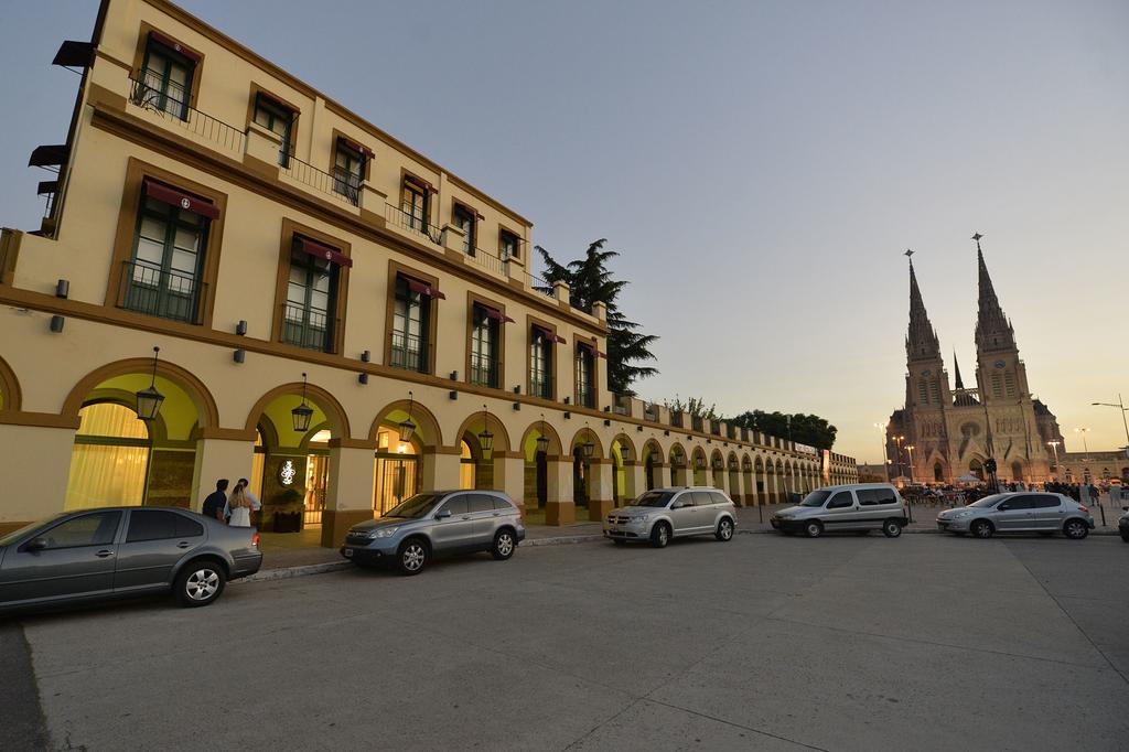 Real Hotel Lujan Ngoại thất bức ảnh