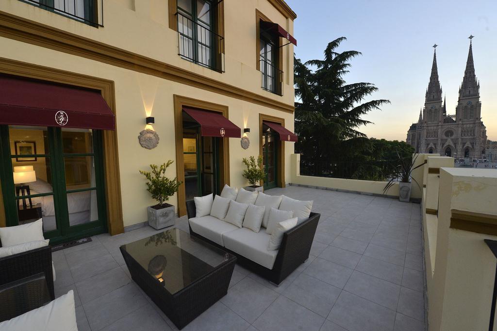 Real Hotel Lujan Ngoại thất bức ảnh