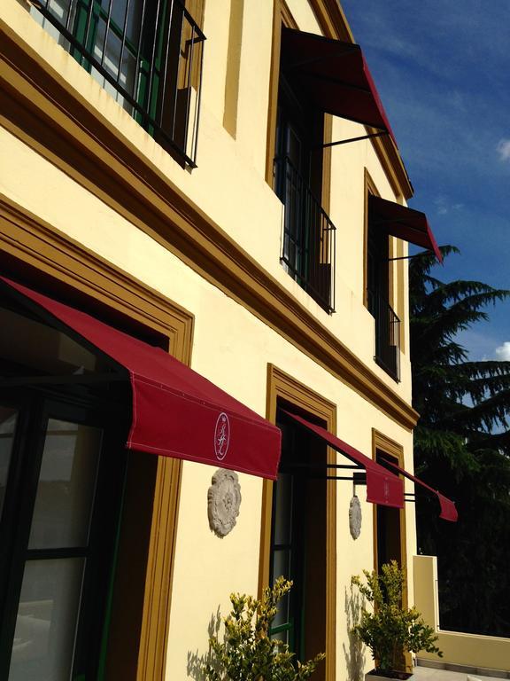 Real Hotel Lujan Ngoại thất bức ảnh