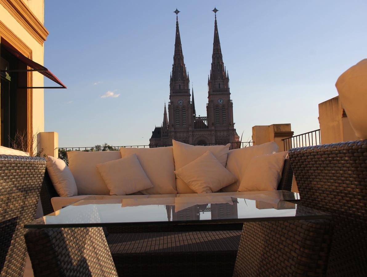 Real Hotel Lujan Ngoại thất bức ảnh