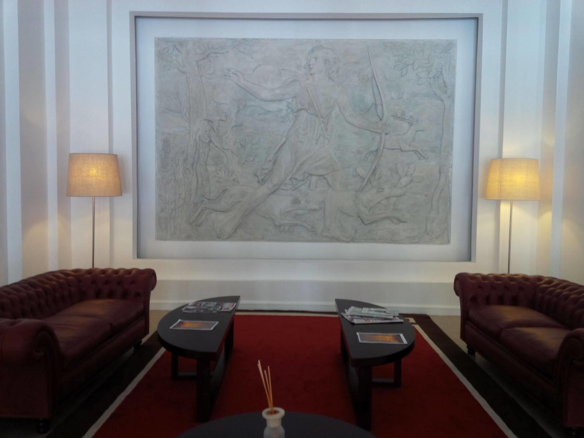 Real Hotel Lujan Ngoại thất bức ảnh
