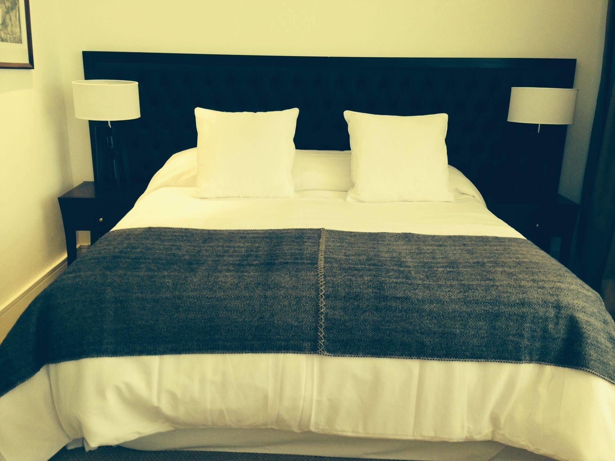 Real Hotel Lujan Ngoại thất bức ảnh