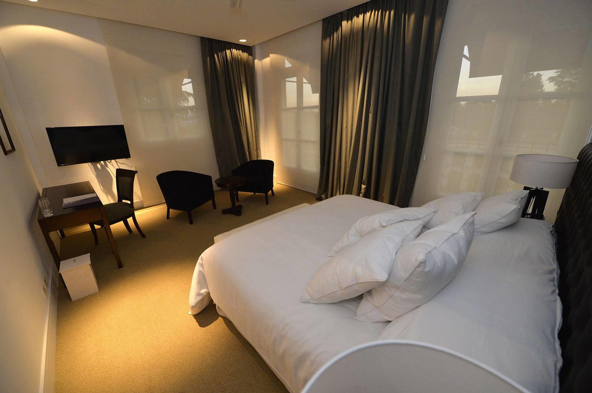 Real Hotel Lujan Ngoại thất bức ảnh